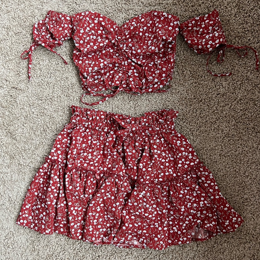 Shein XS two piece set. Skirt and crop top. Rusty orange with white flowers.